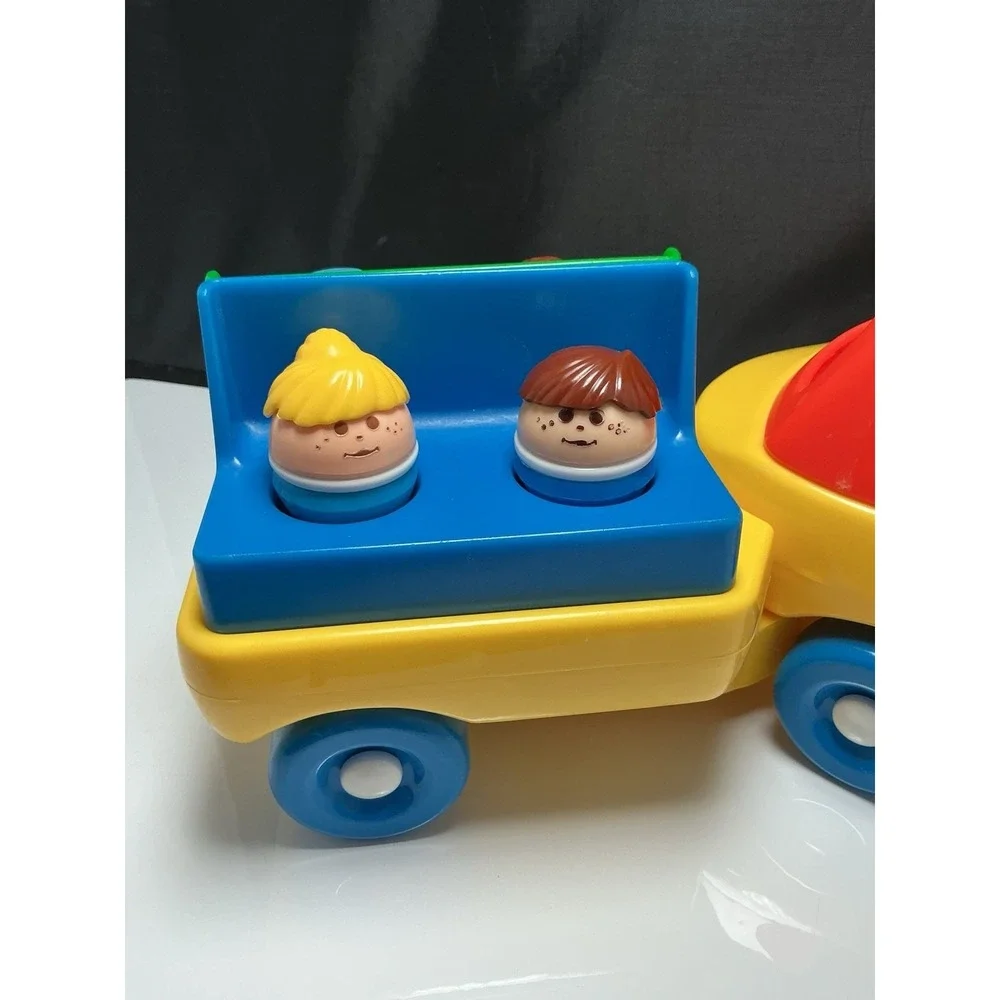 Vintage 1985 Little Tikes Toddle Tots Change Around Truck + 6 Figures - Picture 5 of 9